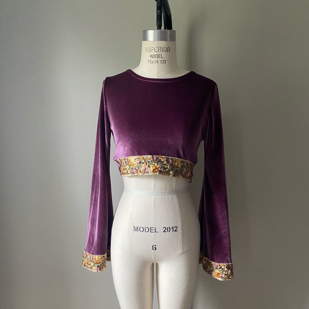 Flare Sleeve, velvet crop shirt